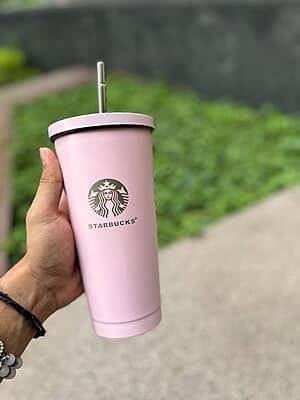 Starbucks - Stainless Steel Sipper 700 ML ( Random Colour Dispatched) Starbucks - Stainless Steel Sipper 700 ML ( Random Colour Dispatched)